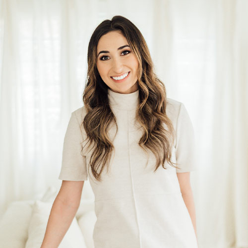 Maggie-Thompson---Senior-Stylist